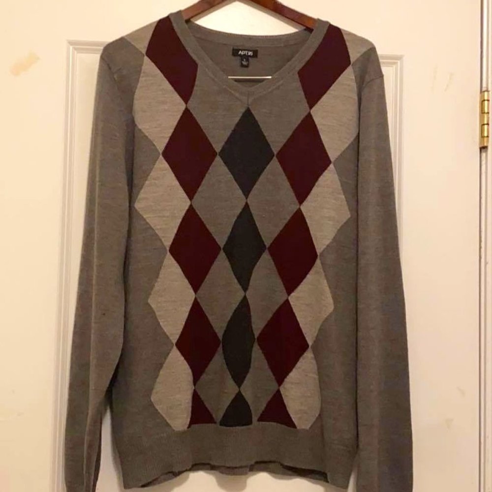 Apt 9 multi-colored v neck sweater size L